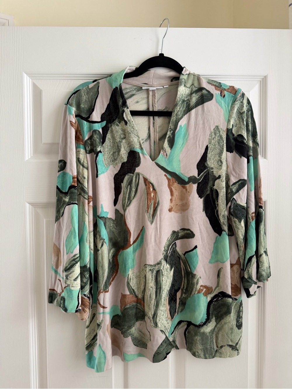 Abstract Print V-Neck Tunic in Mint and Olive
